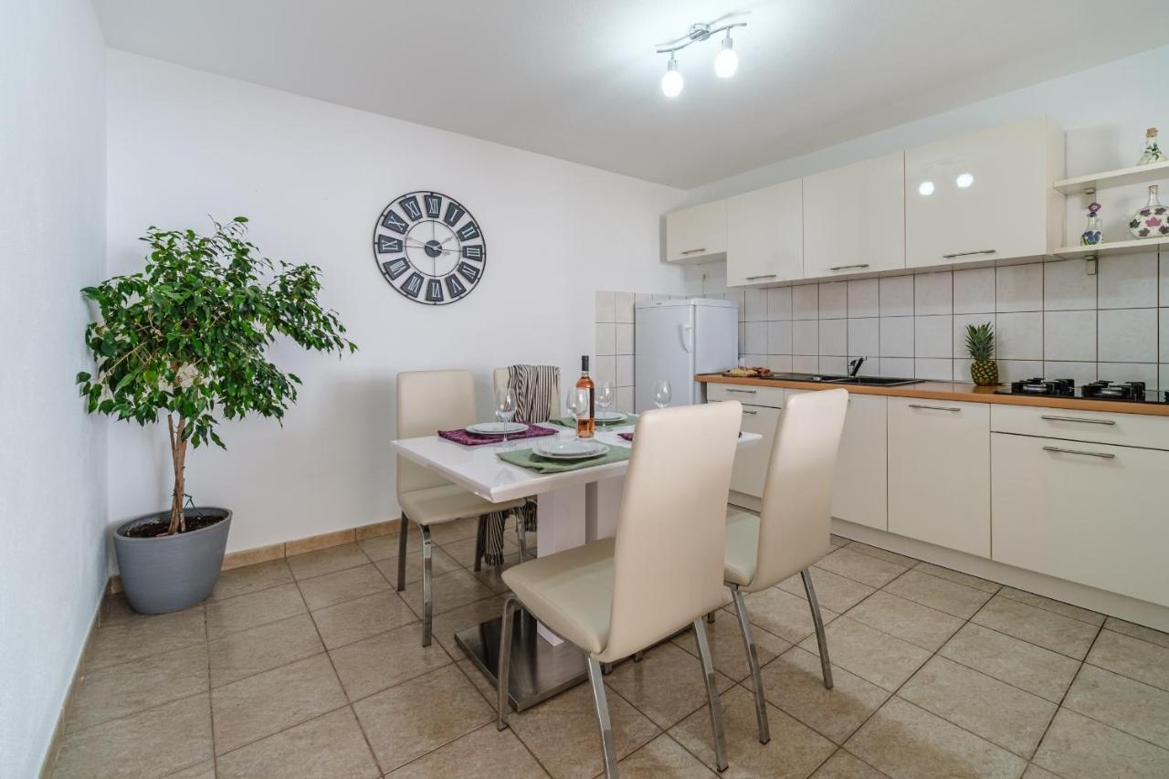Rooms Plaza Divuje Murvica  Esterno foto