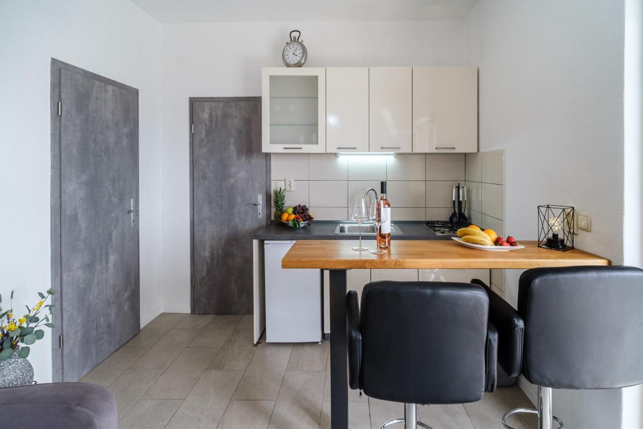 Rooms Plaza Divuje Murvica  Esterno foto