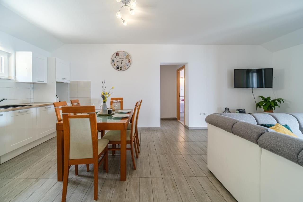 Rooms Plaza Divuje Murvica  Esterno foto